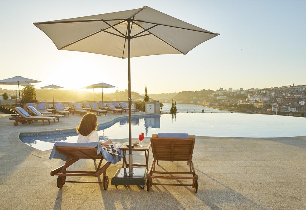 The Yeatman Hotell Vila Nova de Gaia Eksteriør bilde The pool at the Four Seasons Hotel